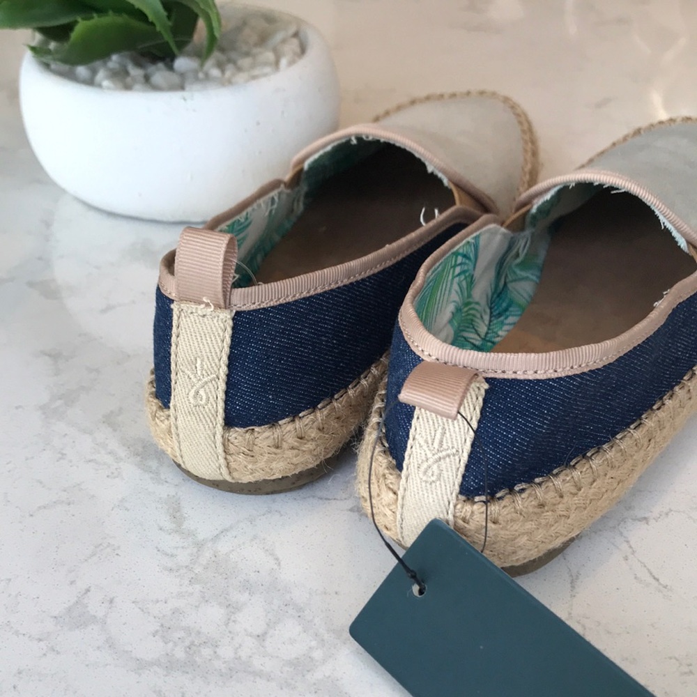 🎁 4/$25 - EMU Denim slip-ons - NEW - size 6 left!! - Picture 5 of 5